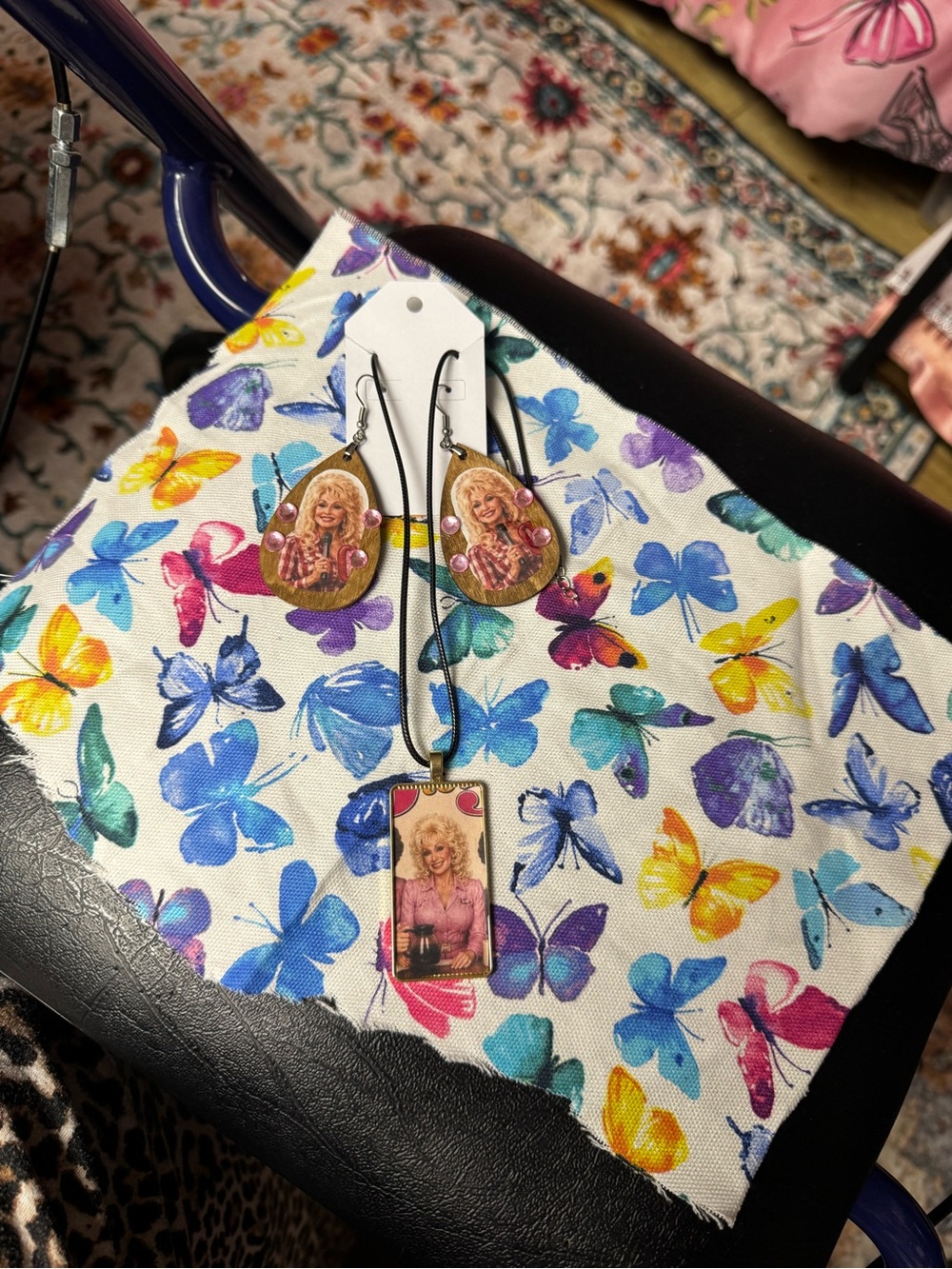 Dolly Print Necklace and Earring Set in Multicolor
